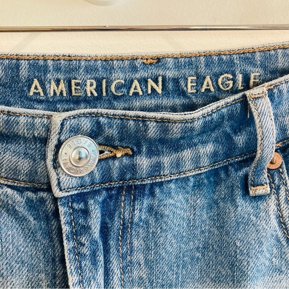 AMERICAN EAGLE Sz 16 90s Bootcut  Light Wash Raw Hem Wiskering Boot Cut Jeans - Picture 4 of 11